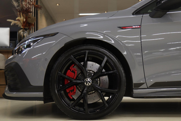 Volkswagen GOLF CLUBSPORT 2.0 TSI BLACK STYLE /NURBURGRING/PANO/HUD/CARPLAY/IQ-LIGHT/VOLL