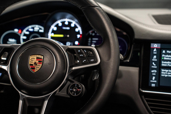 Porsche Cayenne 3.0 E-Hybrid *Sport-Chrono / Sport-Design / Panorama / BOSE / Soft-Close / Stoelventilatie*