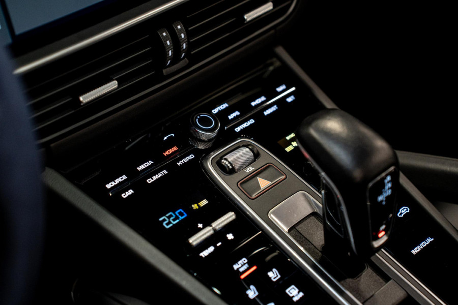 Porsche Cayenne 3.0 E-Hybrid *Sport-Chrono / Sport-Design / Panorama / BOSE / Soft-Close / Stoelventilatie*