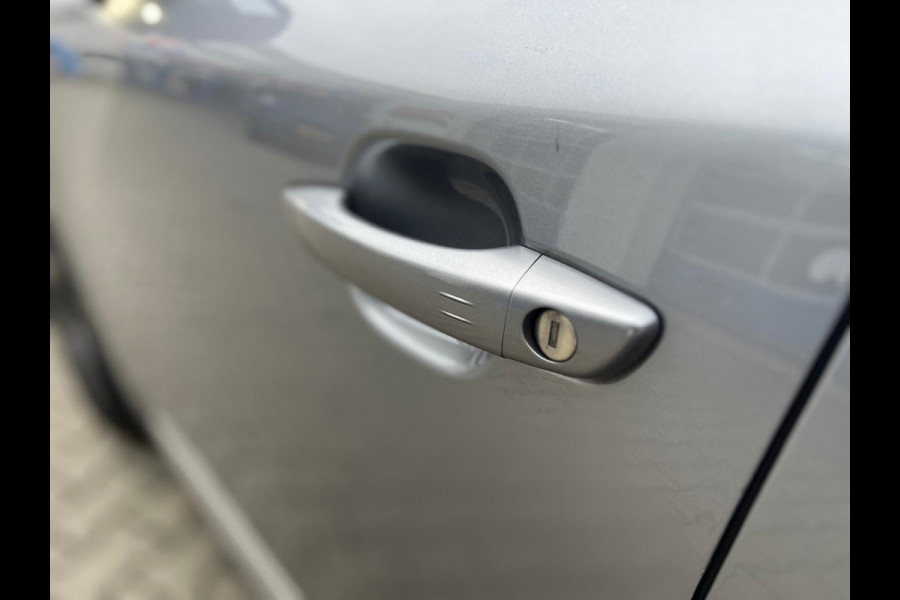 Peugeot e-2008 EV GT 50 kWh