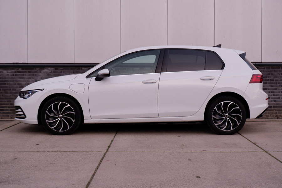 Volkswagen Golf 1.4 eHybrid Style | Elek. Trekhaak | IQ-Light | Carplay | Memory | Navi | Sfeerverlichting