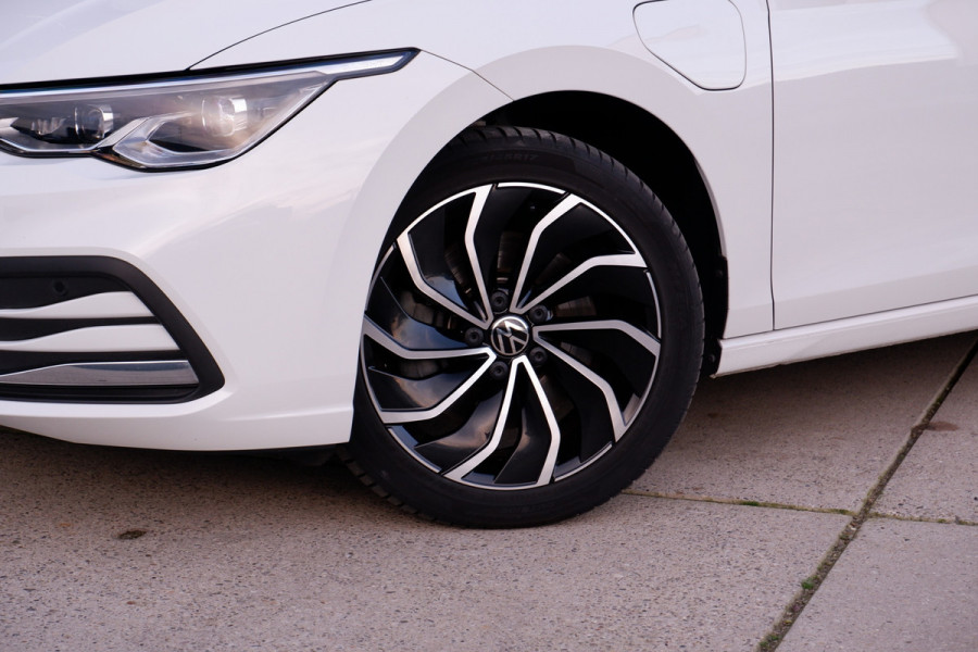 Volkswagen Golf 1.4 eHybrid Style | Elek. Trekhaak | IQ-Light | Carplay | Memory | Navi | Sfeerverlichting