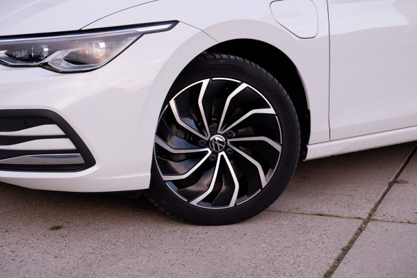 Volkswagen Golf 1.4 eHybrid Style | Elek. Trekhaak | IQ-Light | Carplay | Memory | Navi | Sfeerverlichting