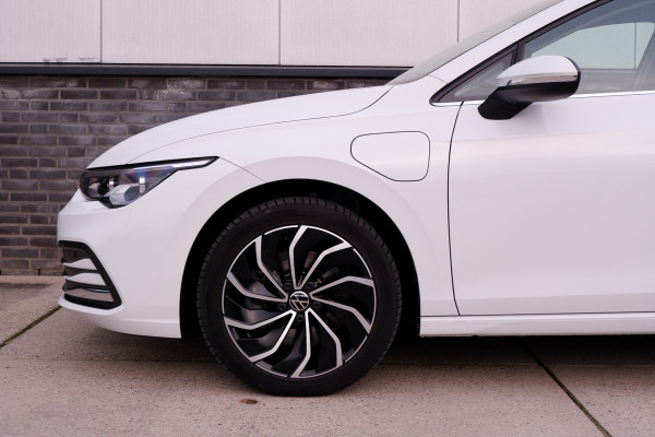 Volkswagen Golf 1.4 eHybrid Style | Elek. Trekhaak | IQ-Light | Carplay | Memory | Navi | Sfeerverlichting