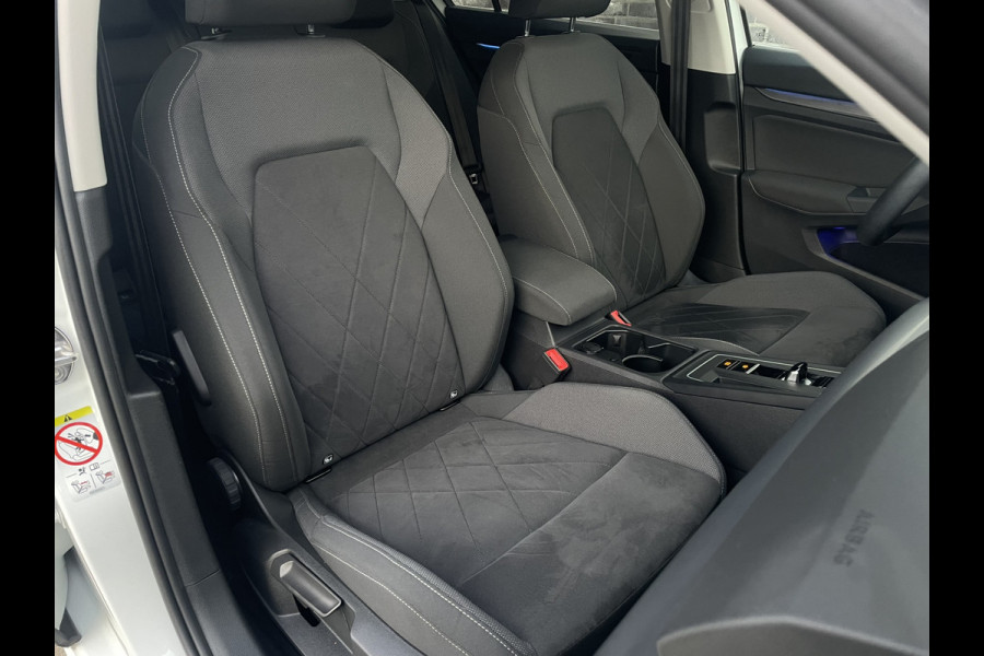 Volkswagen Golf 1.4 eHybrid Style | Elek. Trekhaak | IQ-Light | Carplay | Memory | Navi | Sfeerverlichting