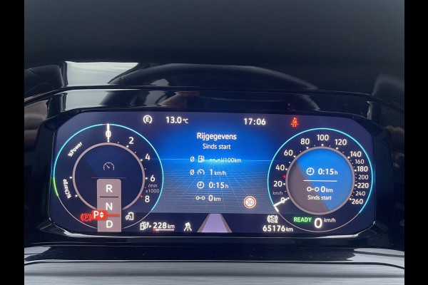Volkswagen Golf 1.4 eHybrid Style | Elek. Trekhaak | IQ-Light | Carplay | Memory | Navi | Sfeerverlichting
