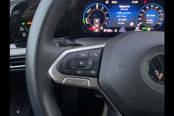 Volkswagen Golf 1.4 eHybrid Style | Elek. Trekhaak | IQ-Light | Carplay | Memory | Navi | Sfeerverlichting