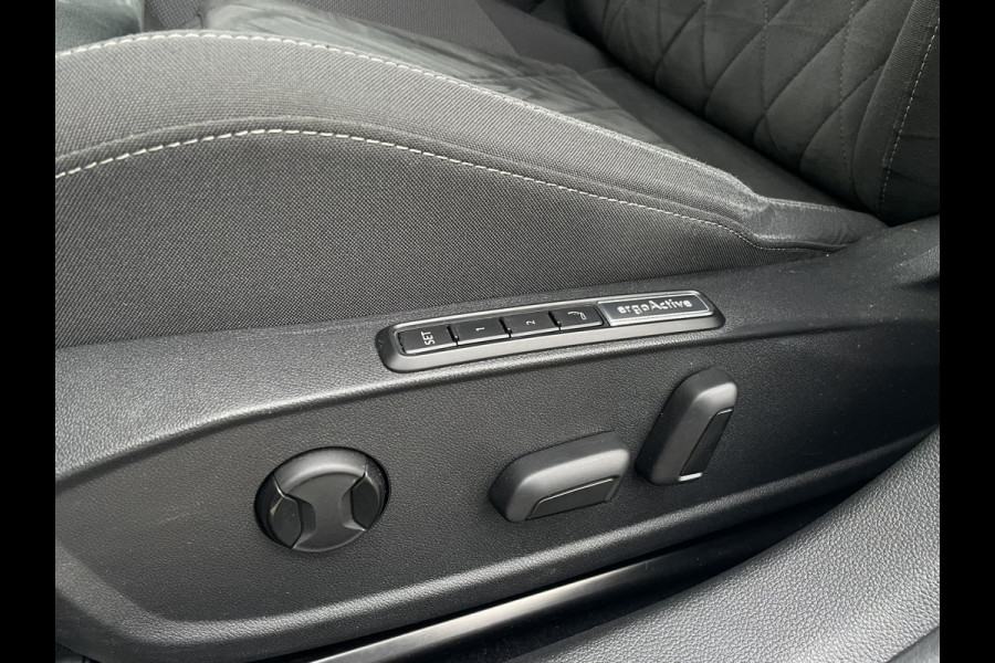 Volkswagen Golf 1.4 eHybrid Style | Elek. Trekhaak | IQ-Light | Carplay | Memory | Navi | Sfeerverlichting