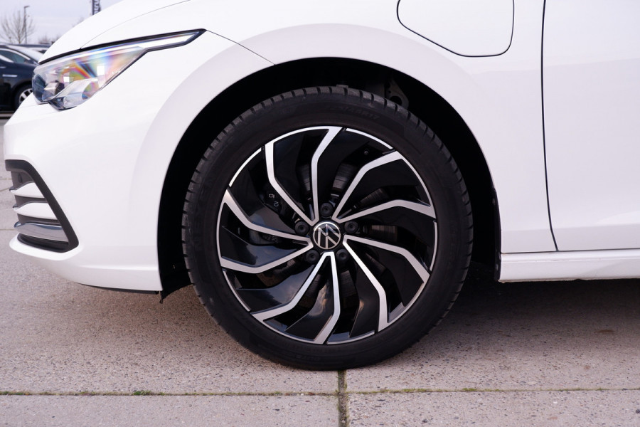 Volkswagen Golf 1.4 eHybrid Style | Elek. Trekhaak | IQ-Light | Carplay | Memory | Navi | Sfeerverlichting