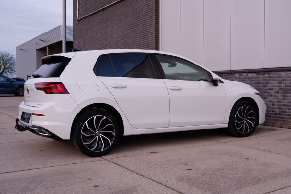 Volkswagen Golf 1.4 eHybrid Style | Elek. Trekhaak | IQ-Light | Carplay | Memory | Navi | Sfeerverlichting