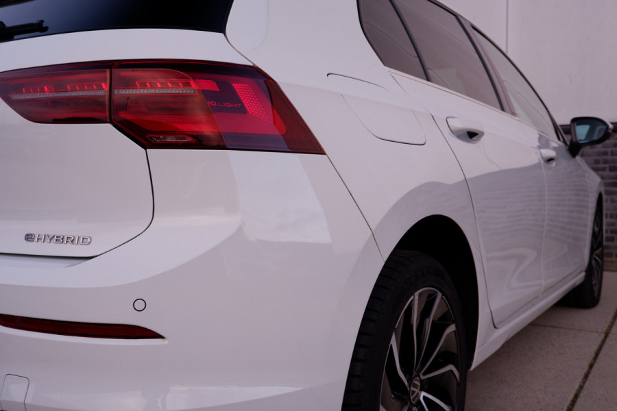 Volkswagen Golf 1.4 eHybrid Style | Elek. Trekhaak | IQ-Light | Carplay | Memory | Navi | Sfeerverlichting