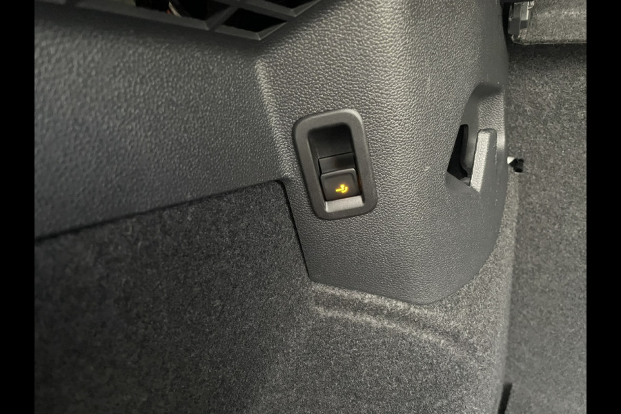 Volkswagen Golf 1.4 eHybrid Style | Elek. Trekhaak | IQ-Light | Carplay | Memory | Navi | Sfeerverlichting