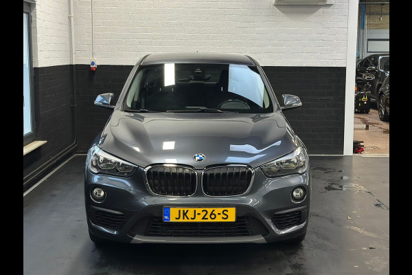 BMW X1 SDrive18i Executive Edition | Automaat | Stoelverwarming | Camera | Cruise | Climate | Navi