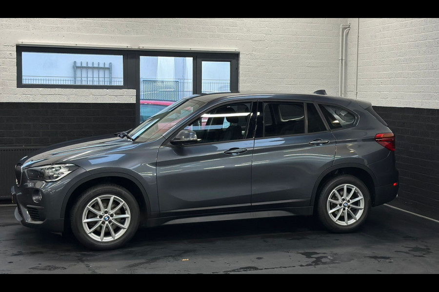BMW X1 SDrive18i Executive Edition | Automaat | Stoelverwarming | Camera | Cruise | Climate | Navi