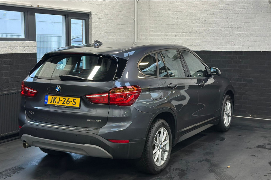 BMW X1 SDrive18i Executive Edition | Automaat | Stoelverwarming | Camera | Cruise | Climate | Navi