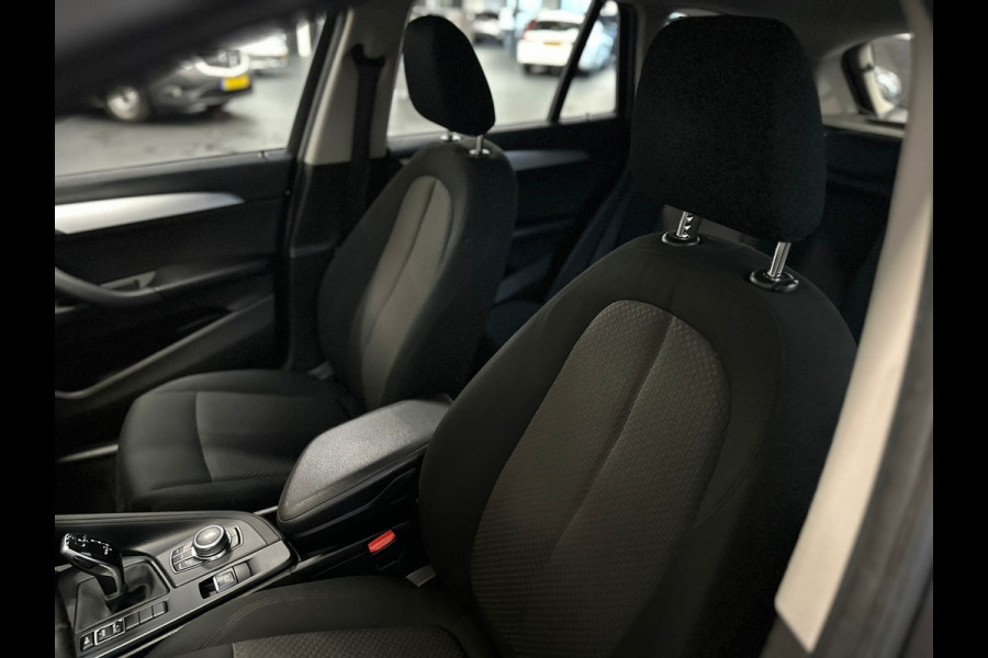 BMW X1 SDrive18i Executive Edition | Automaat | Stoelverwarming | Camera | Cruise | Climate | Navi