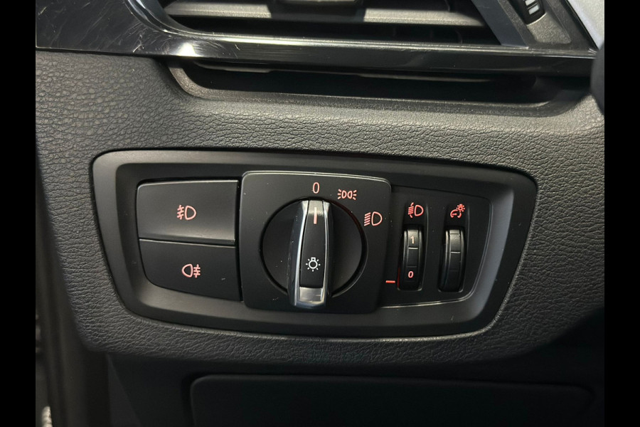 BMW X1 SDrive18i Executive Edition | Automaat | Stoelverwarming | Camera | Cruise | Climate | Navi