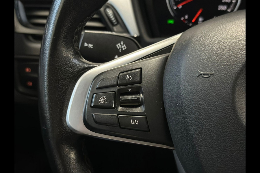 BMW X1 SDrive18i Executive Edition | Automaat | Stoelverwarming | Camera | Cruise | Climate | Navi