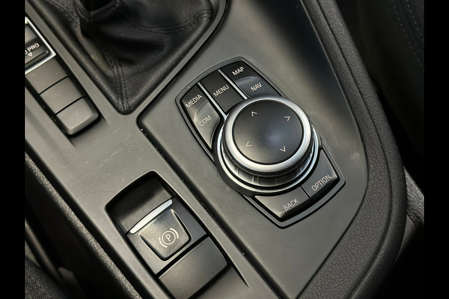 BMW X1 SDrive18i Executive Edition | Automaat | Stoelverwarming | Camera | Cruise | Climate | Navi