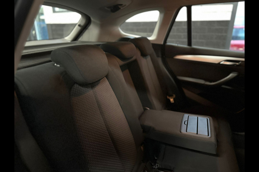 BMW X1 SDrive18i Executive Edition | Automaat | Stoelverwarming | Camera | Cruise | Climate | Navi