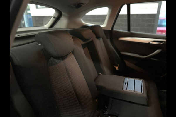 BMW X1 SDrive18i Executive Edition | Automaat | Stoelverwarming | Camera | Cruise | Climate | Navi