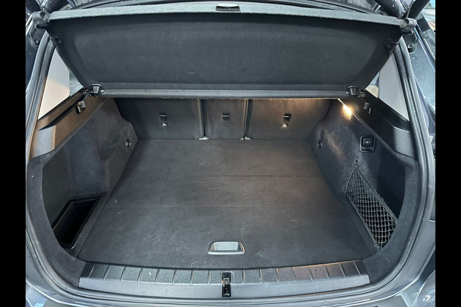 BMW X1 SDrive18i Executive Edition | Automaat | Stoelverwarming | Camera | Cruise | Climate | Navi