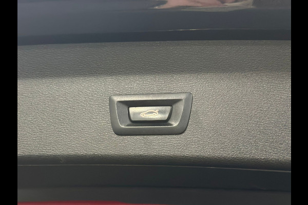 BMW X1 SDrive18i Executive Edition | Automaat | Stoelverwarming | Camera | Cruise | Climate | Navi