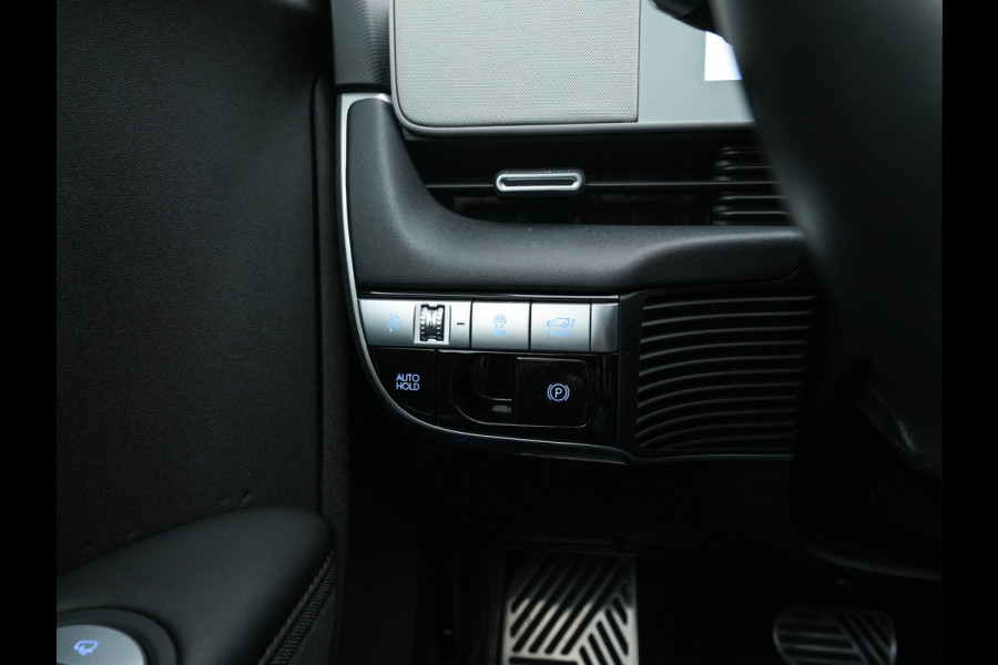 Hyundai IONIQ 5 Connect+ 73kWh [ 3-Fase ] {SOH-97%} (INCL-BTW) Aut *HEATPUMP | LEATHER | BOSE-AUDIO | FULL-LED | DIGI-COCKPIT | AMBIENT-LIGHT | DAB | SHIFT-PADDLES | HEAD-UP | NAVI-FULLMAP | KEYLESS | CAMERA | HEATED-COMFORTSEATS | ...