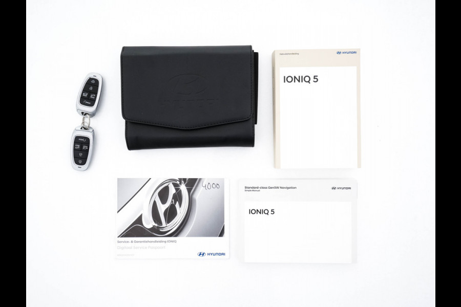 Hyundai IONIQ 5 Connect+ 73kWh [ 3-Fase ] {SOH-97%} (INCL-BTW) Aut *HEATPUMP | LEATHER | BOSE-AUDIO | FULL-LED | DIGI-COCKPIT | AMBIENT-LIGHT | DAB | SHIFT-PADDLES | HEAD-UP | NAVI-FULLMAP | KEYLESS | CAMERA | HEATED-COMFORTSEATS | ...