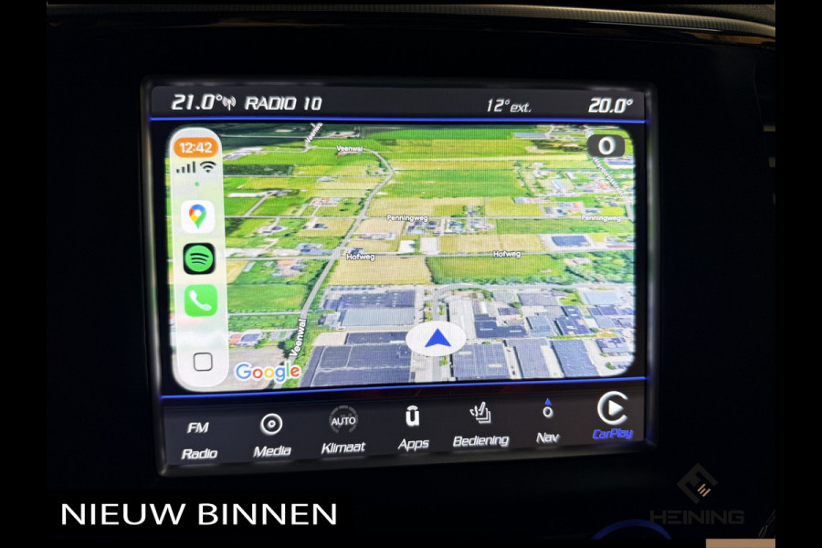 Jeep Grand Cherokee 6.4 Hemi SRT Geel kenteken. Pano. Apple-carplay. navi. Met complete historie.