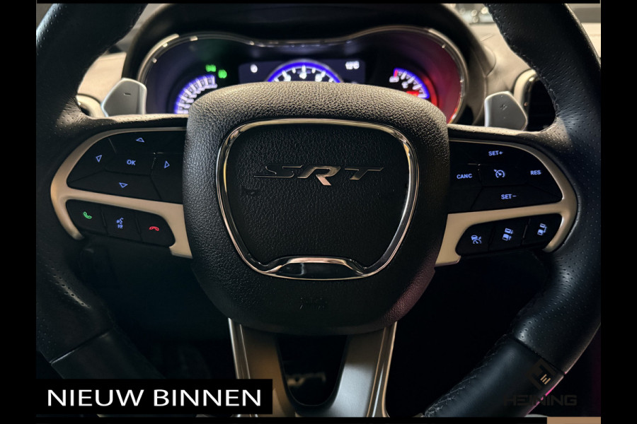 Jeep Grand Cherokee 6.4 Hemi SRT Geel kenteken. Pano. Apple-carplay. navi. Met complete historie.