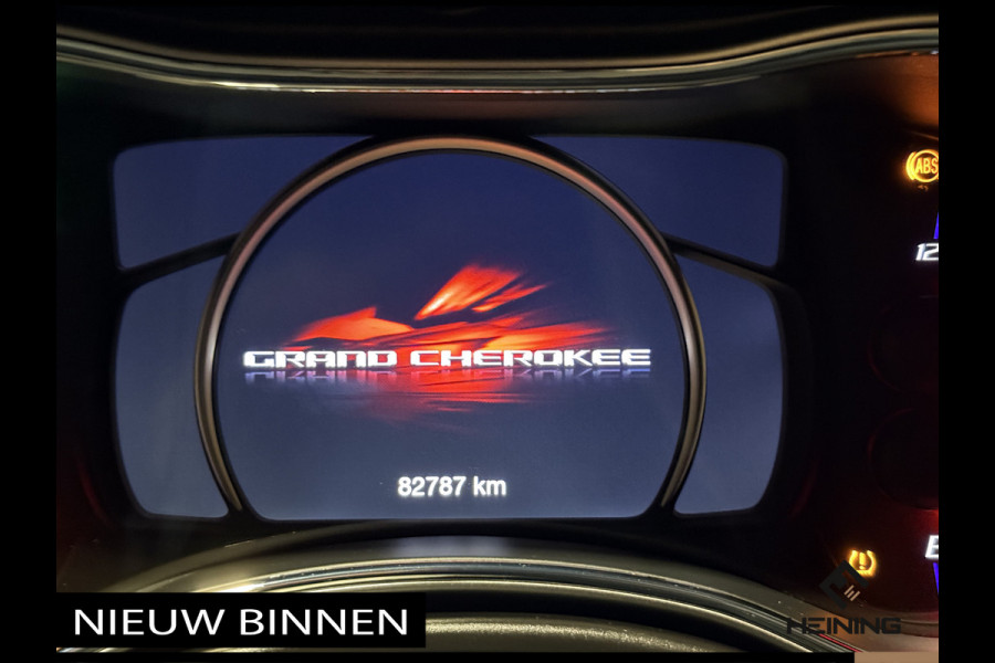 Jeep Grand Cherokee 6.4 Hemi SRT Geel kenteken. Pano. Apple-carplay. navi. Met complete historie.