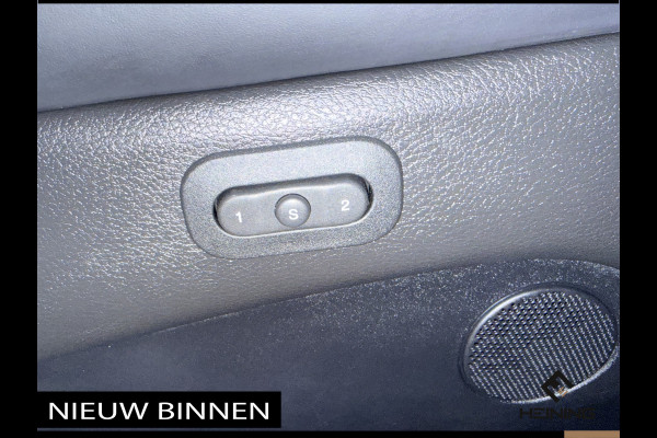 Jeep Grand Cherokee 6.4 Hemi SRT Geel kenteken. Pano. Apple-carplay. navi. Met complete historie.