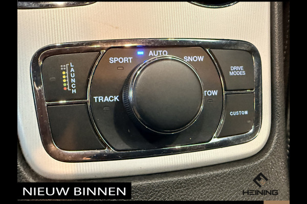 Jeep Grand Cherokee 6.4 Hemi SRT Geel kenteken. Pano. Apple-carplay. navi. Met complete historie.
