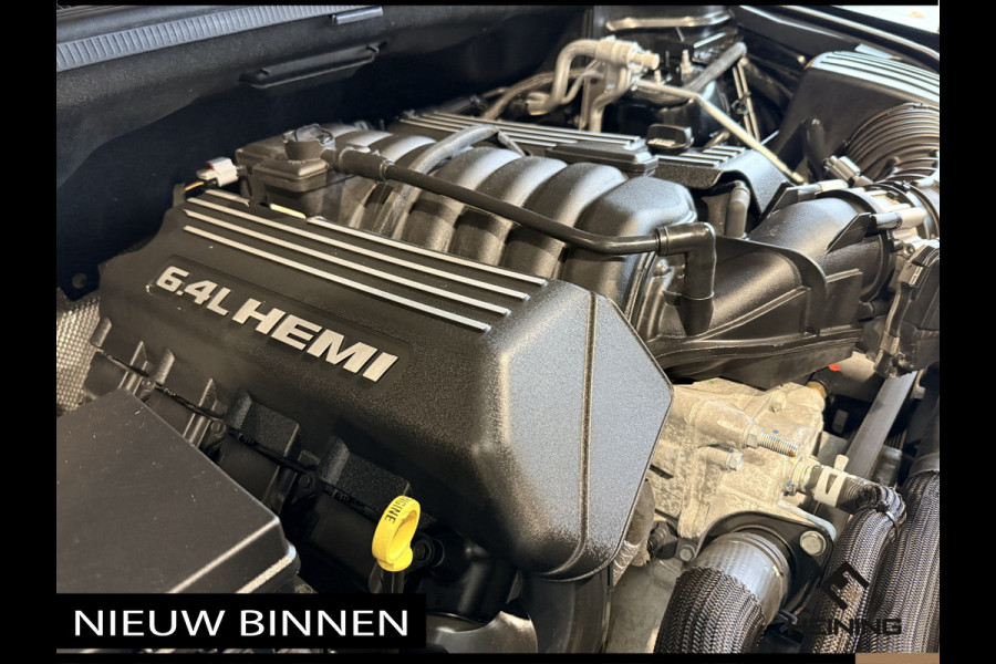 Jeep Grand Cherokee 6.4 Hemi SRT Geel kenteken. Pano. Apple-carplay. navi. Met complete historie.