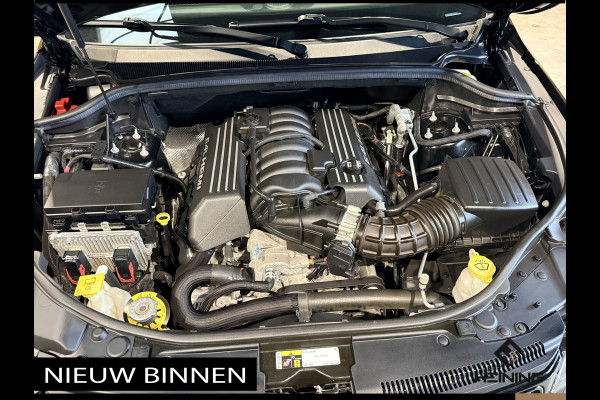 Jeep Grand Cherokee 6.4 Hemi SRT Geel kenteken. Pano. Apple-carplay. navi. Met complete historie.