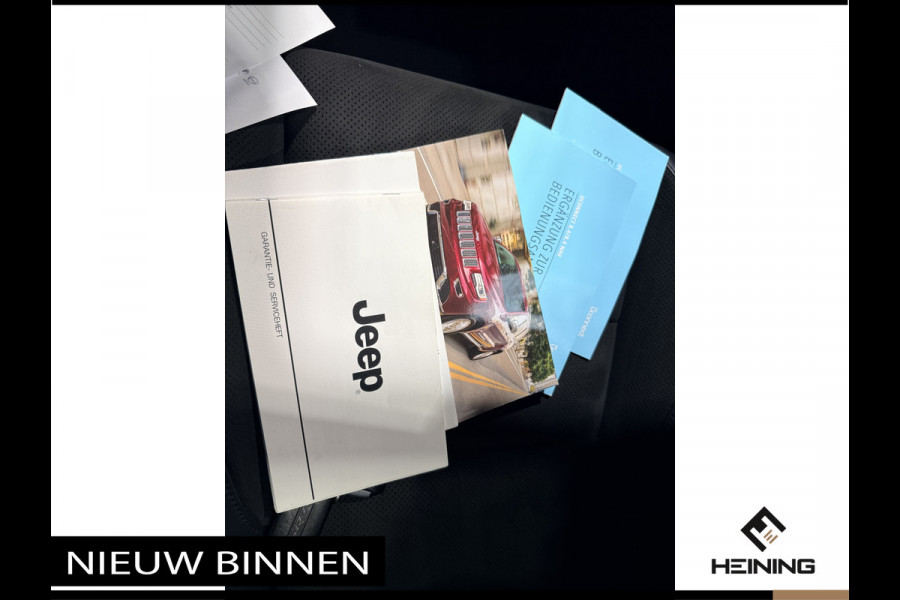 Jeep Grand Cherokee 6.4 Hemi SRT Geel kenteken. Pano. Apple-carplay. navi. Met complete historie.