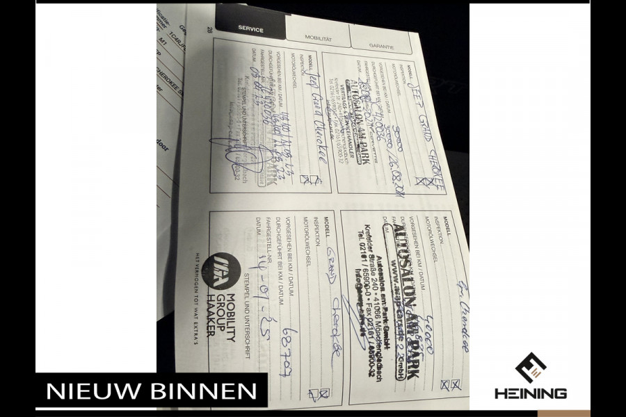 Jeep Grand Cherokee 6.4 Hemi SRT Geel kenteken. Pano. Apple-carplay. navi. Met complete historie.