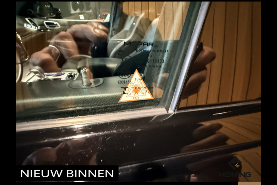 Jeep Grand Cherokee 6.4 Hemi SRT Geel kenteken. Pano. Apple-carplay. navi. Met complete historie.