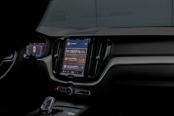 Volvo XC60 2.0 T6 Plug-in hybrid AWD Ultimate Dark | R-DESIGN | LUCHTVERING | PANORAMADAK | TREKHAAK | HARMAN/KARDON