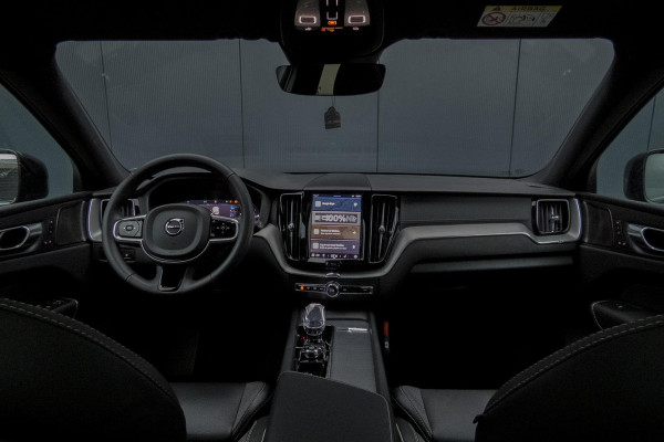 Volvo XC60 2.0 T6 Plug-in hybrid AWD Ultimate Dark | R-DESIGN | LUCHTVERING | PANORAMADAK | TREKHAAK | HARMAN/KARDON