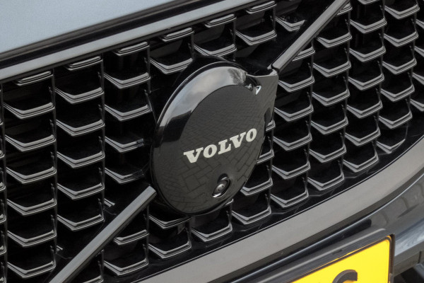 Volvo XC60 2.0 T6 Plug-in hybrid AWD Ultimate Dark | R-DESIGN | LUCHTVERING | PANORAMADAK | TREKHAAK | HARMAN/KARDON