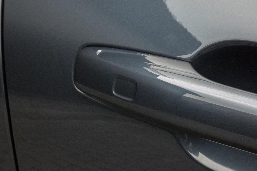 Volvo XC60 2.0 T6 Plug-in hybrid AWD Ultimate Dark | R-DESIGN | LUCHTVERING | PANORAMADAK | TREKHAAK | HARMAN/KARDON