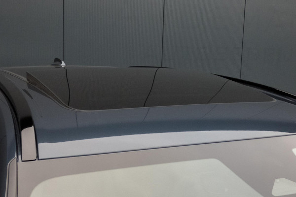 Volvo XC60 2.0 T6 Plug-in hybrid AWD Ultimate Dark | R-DESIGN | LUCHTVERING | PANORAMADAK | TREKHAAK | HARMAN/KARDON