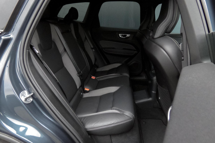 Volvo XC60 2.0 T6 Plug-in hybrid AWD Ultimate Dark | R-DESIGN | LUCHTVERING | PANORAMADAK | TREKHAAK | HARMAN/KARDON