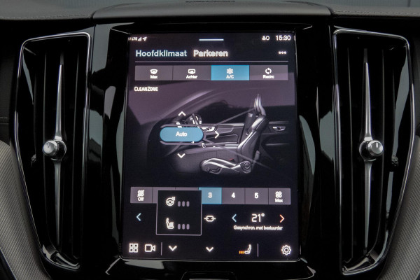 Volvo XC60 2.0 T6 Plug-in hybrid AWD Ultimate Dark | R-DESIGN | LUCHTVERING | PANORAMADAK | TREKHAAK | HARMAN/KARDON