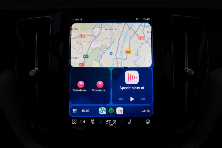 Volvo XC60 2.0 T6 Plug-in hybrid AWD Ultimate Dark | R-DESIGN | LUCHTVERING | PANORAMADAK | TREKHAAK | HARMAN/KARDON