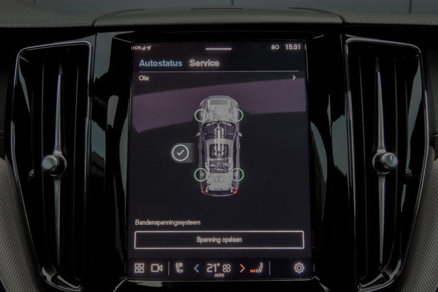 Volvo XC60 2.0 T6 Plug-in hybrid AWD Ultimate Dark | R-DESIGN | LUCHTVERING | PANORAMADAK | TREKHAAK | HARMAN/KARDON