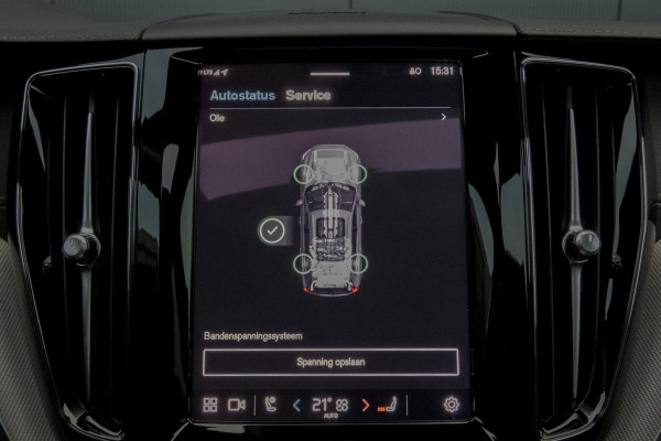 Volvo XC60 2.0 T6 Plug-in hybrid AWD Ultimate Dark | R-DESIGN | LUCHTVERING | PANORAMADAK | TREKHAAK | HARMAN/KARDON