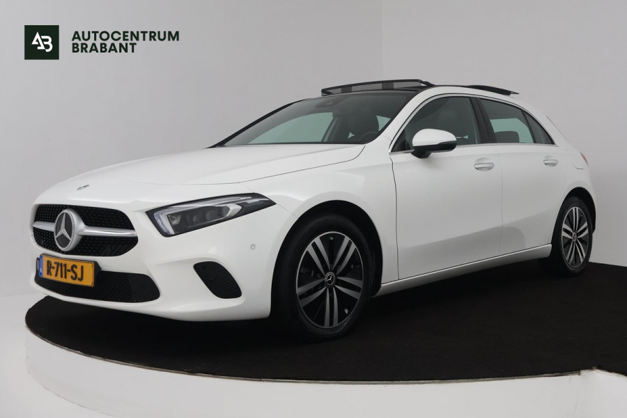 Mercedes-Benz A-Klasse 250 e Luxury Line (PANORAMADAK, TREKHAAK, CAMERA, SFEERVERLICHTING, STOELVERWARMING)